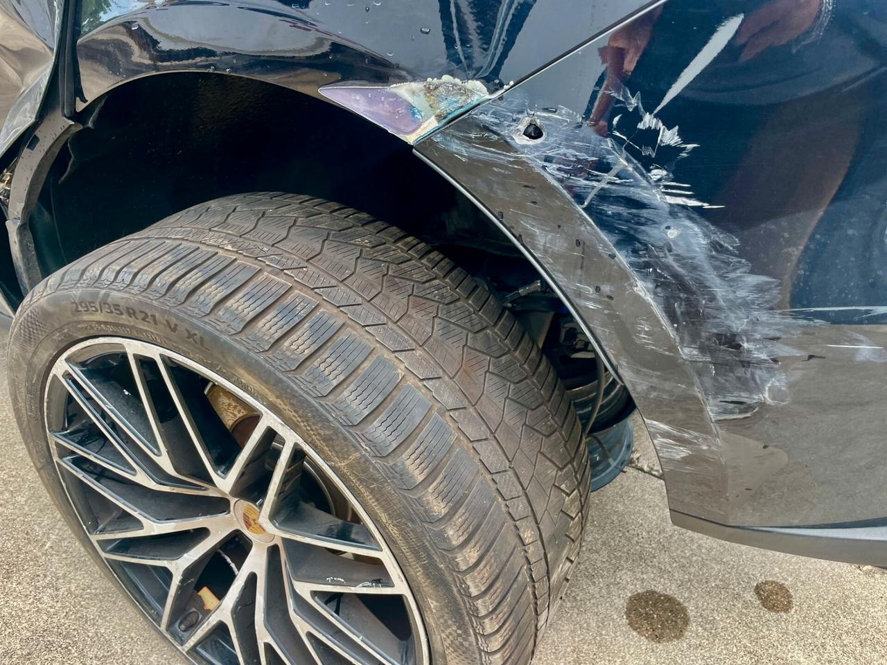 Porsche Macan 2.0 *** VEICOLO SINISTRATO VA IN MOTO ***