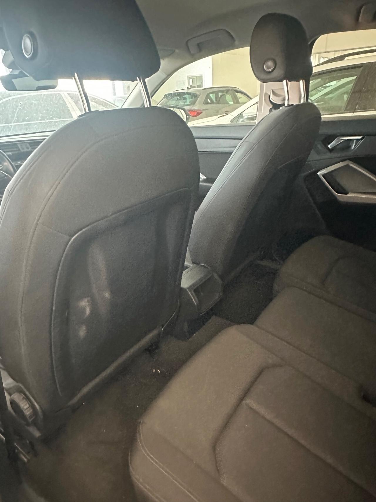 Audi Q3 spb 35 2.0 tdi danni al radiatore e alla traversa