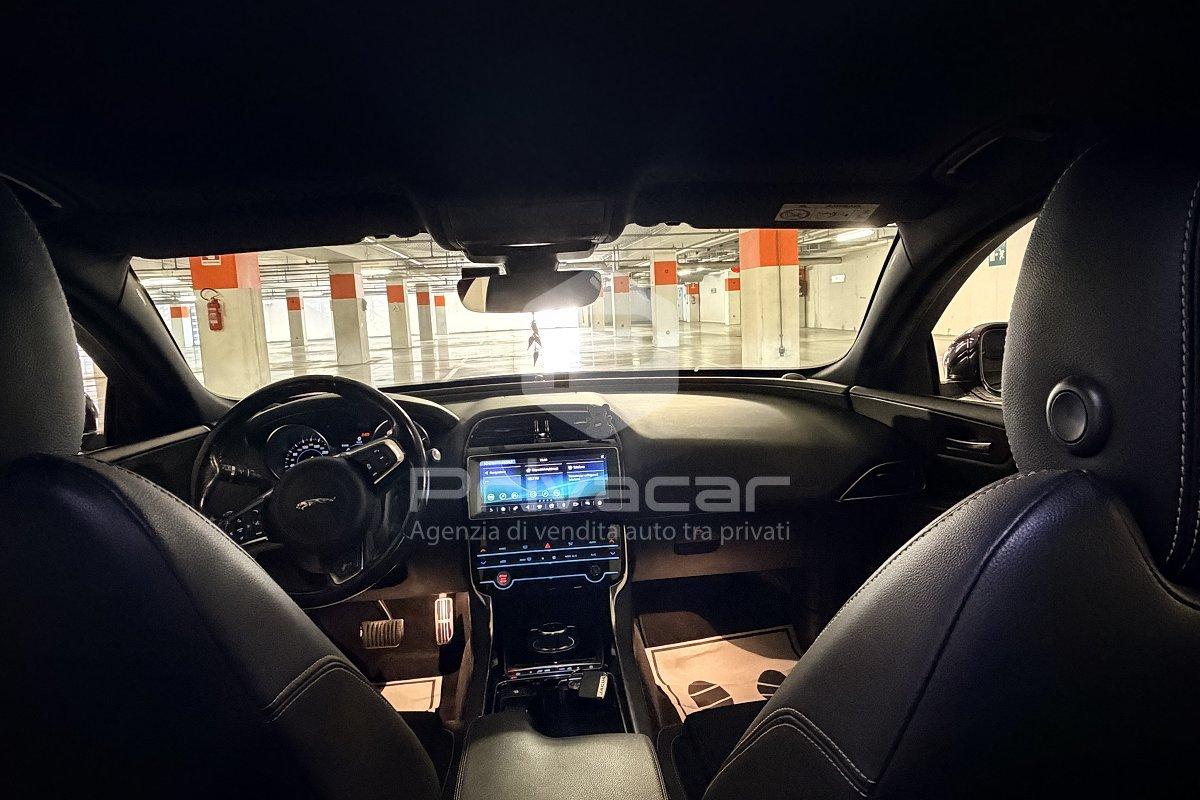 JAGUAR XE 2.0 D 180 CV aut. R-Sport