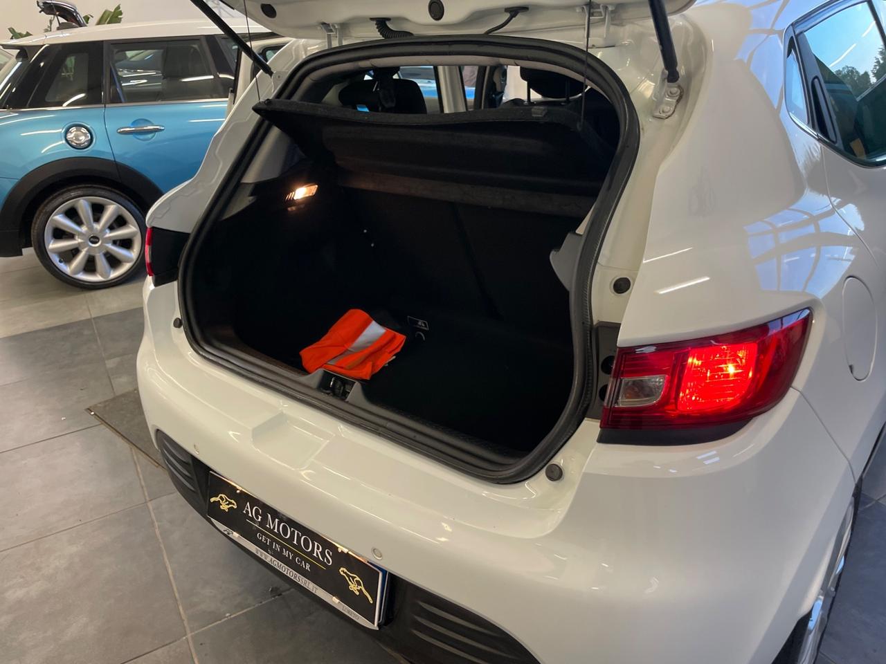 Renault Clio 1.2 75CV 5 porte Zen