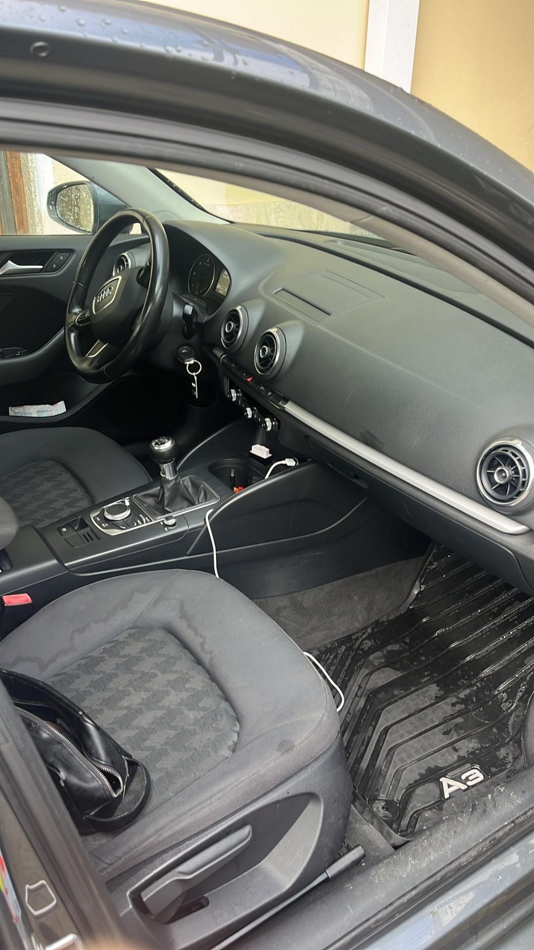 Audi A3 Sedan 1.6 TDI clean diesel Ambition