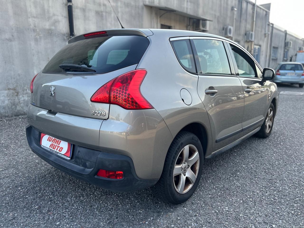 Peugeot 3008 1.6 HDi 110CV cambio AUTO