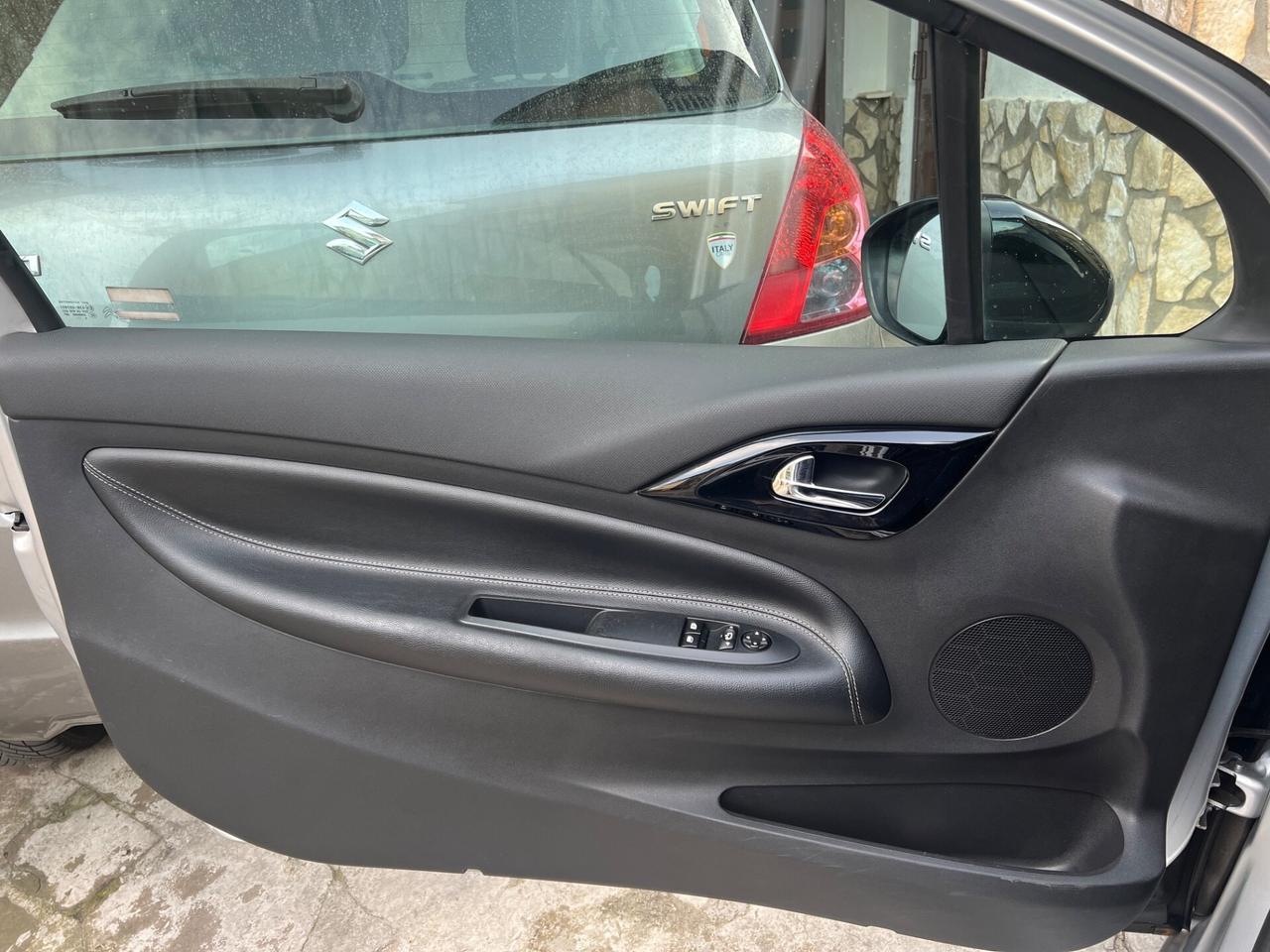 Citroen DS3 1.6 HDi 110 Exclusive SportChic
