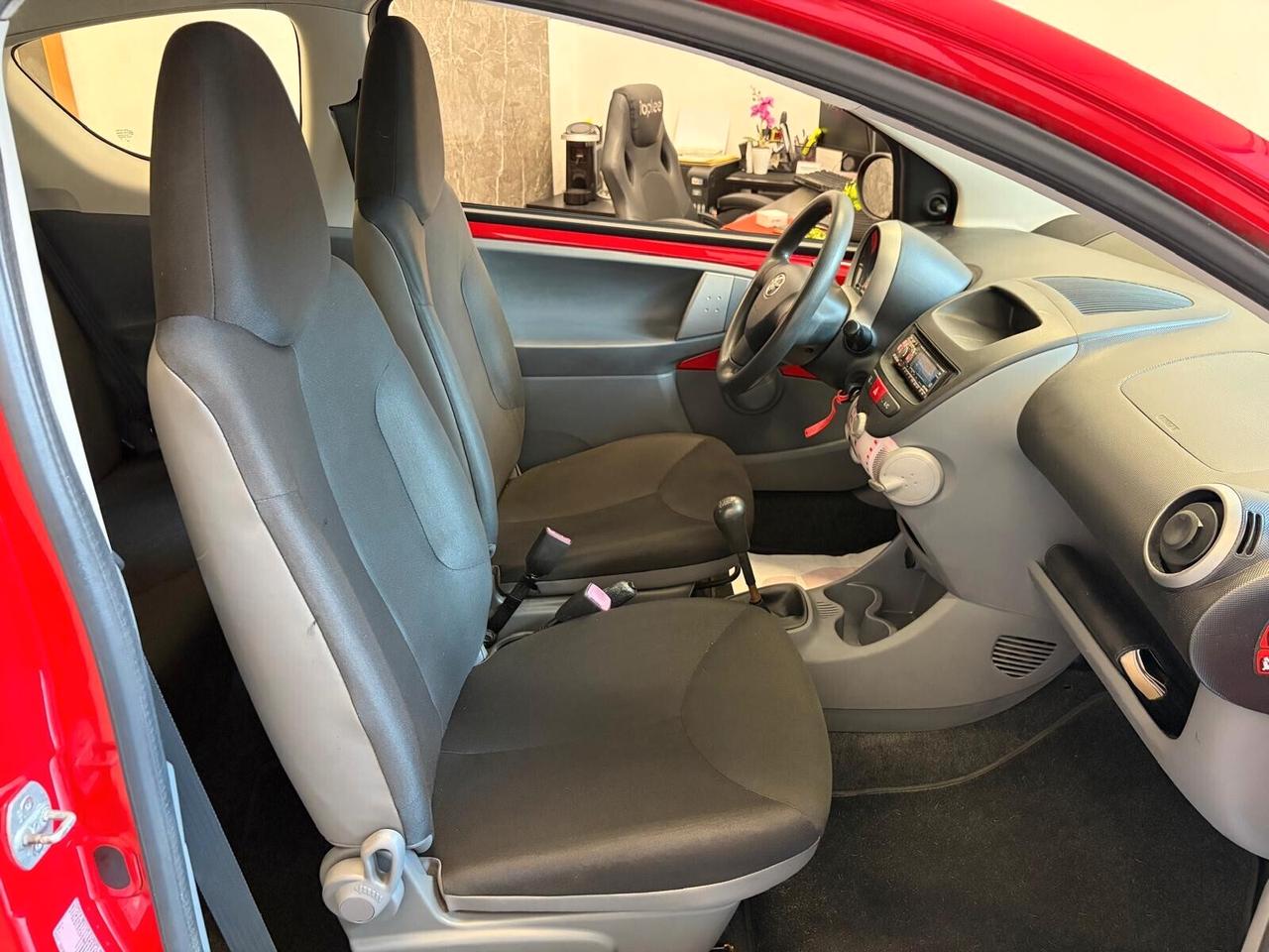 Toyota Aygo 1.0 Now 68Cv 12 MESI DI GARANZIA