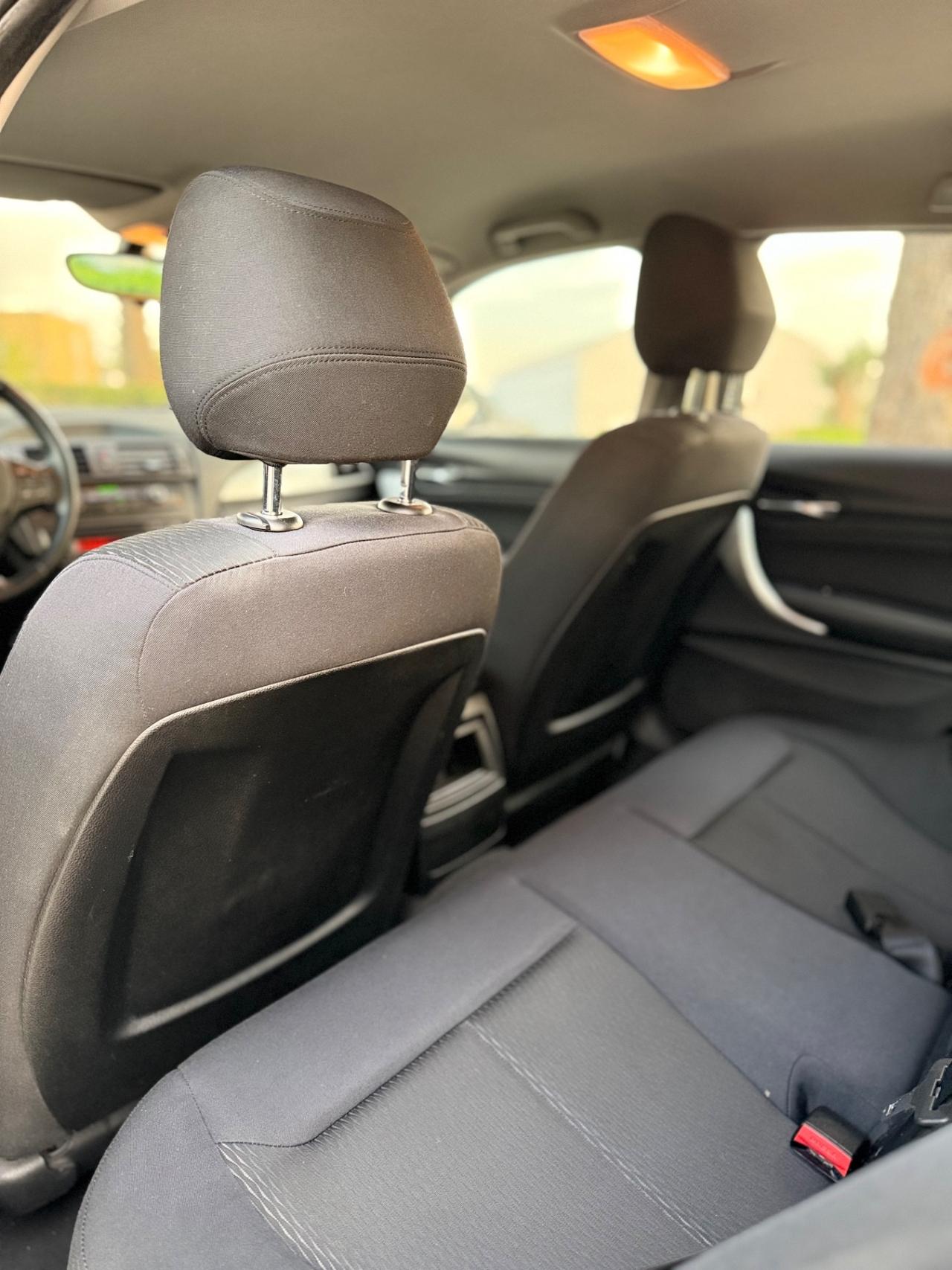 Bmw 118 118d 5p. Urban