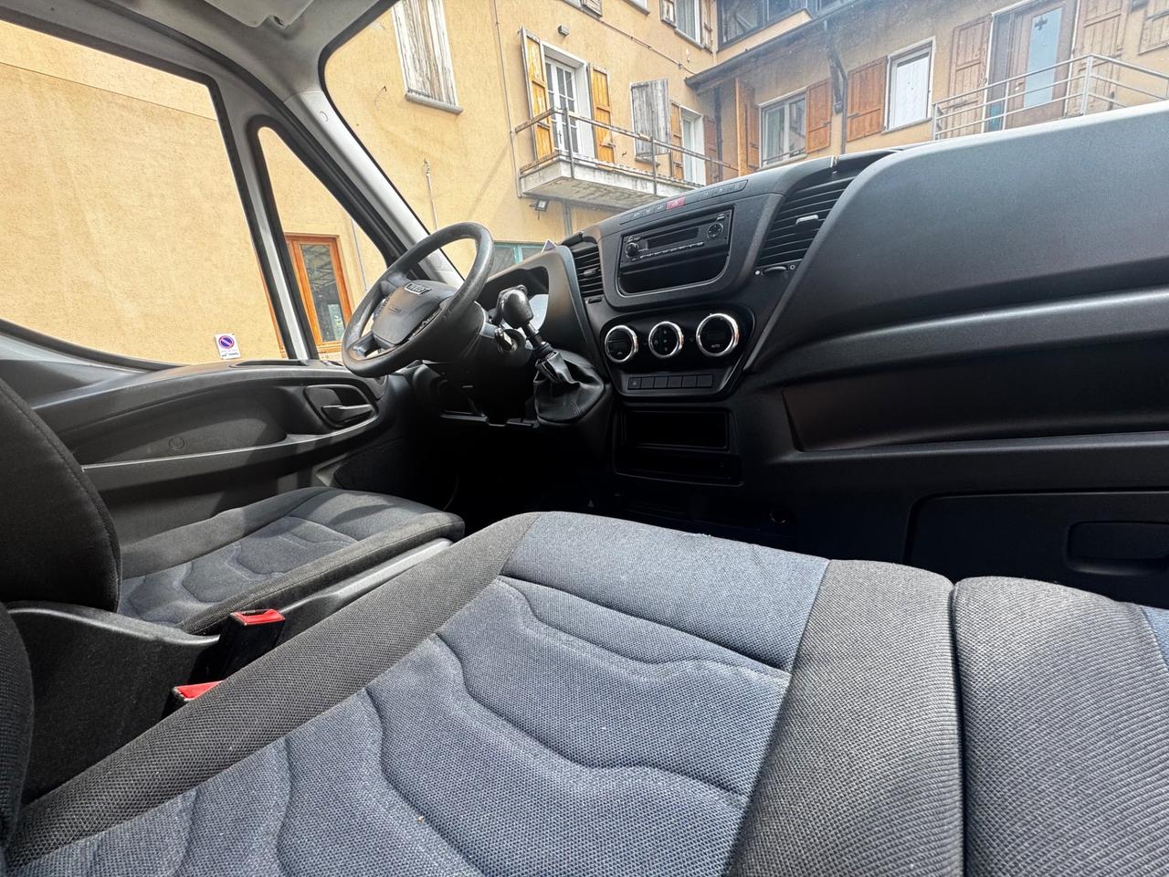 Iveco Daily , 2.3 diesel, 2028