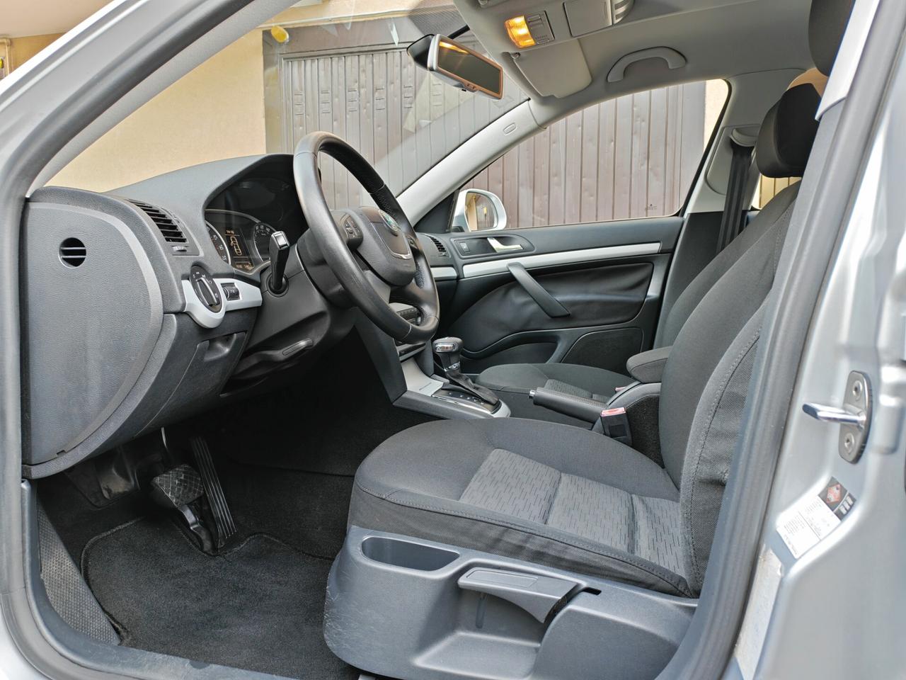 Skoda Octavia 1.6 TDI 105cv DSG / 78.000km / Unipro