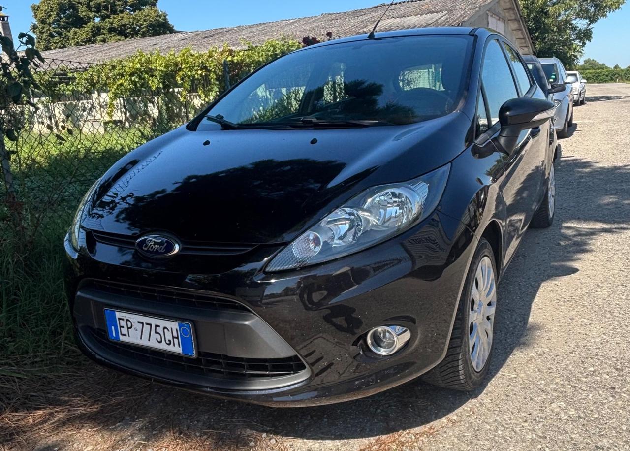 Ford Fiesta 1.4 16V 5p. Bz.- GPL Titanium Bs.