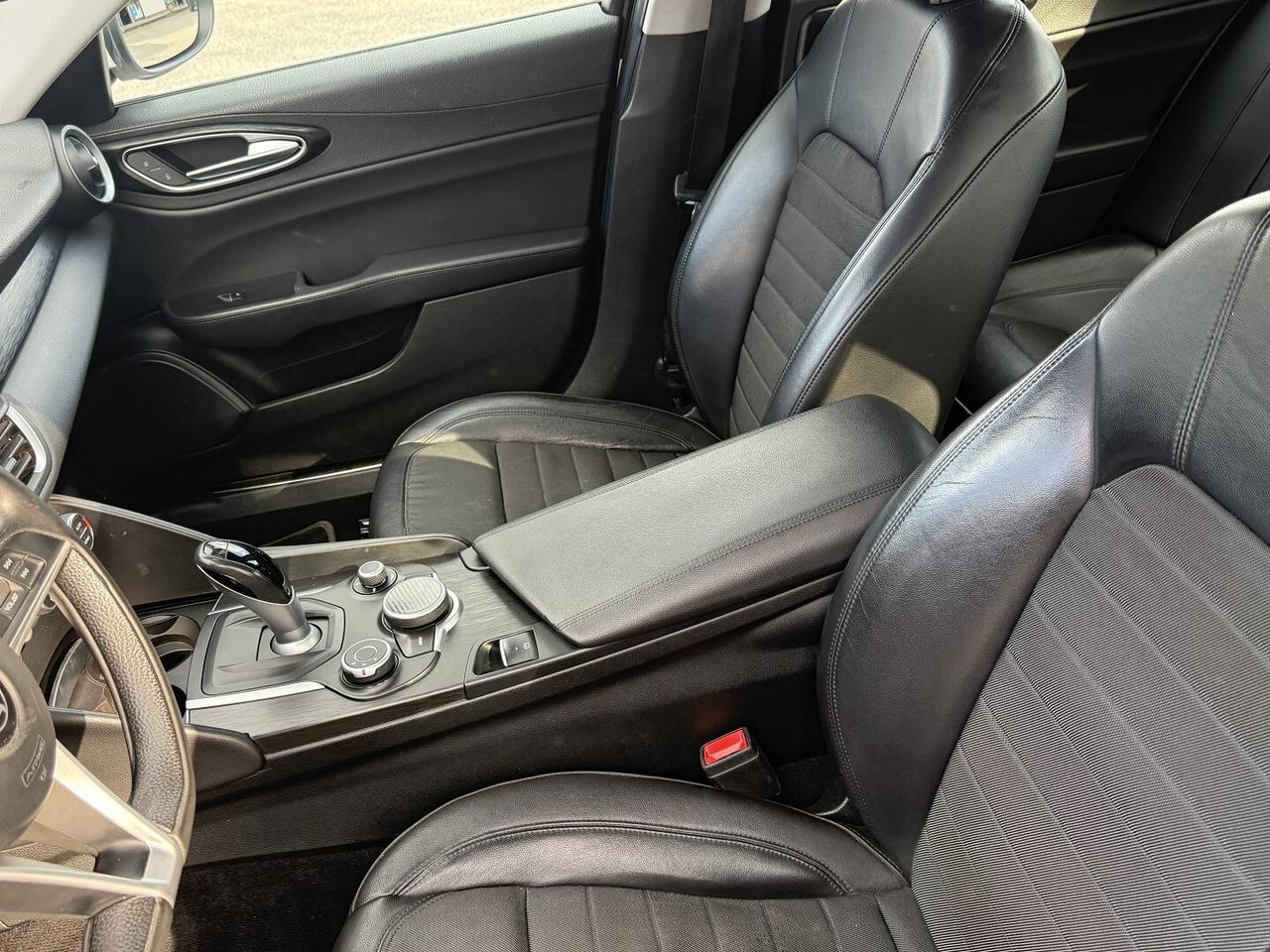 ALFA ROMEO GIULIA 180cv AT8 AWD NAVI LED XENON