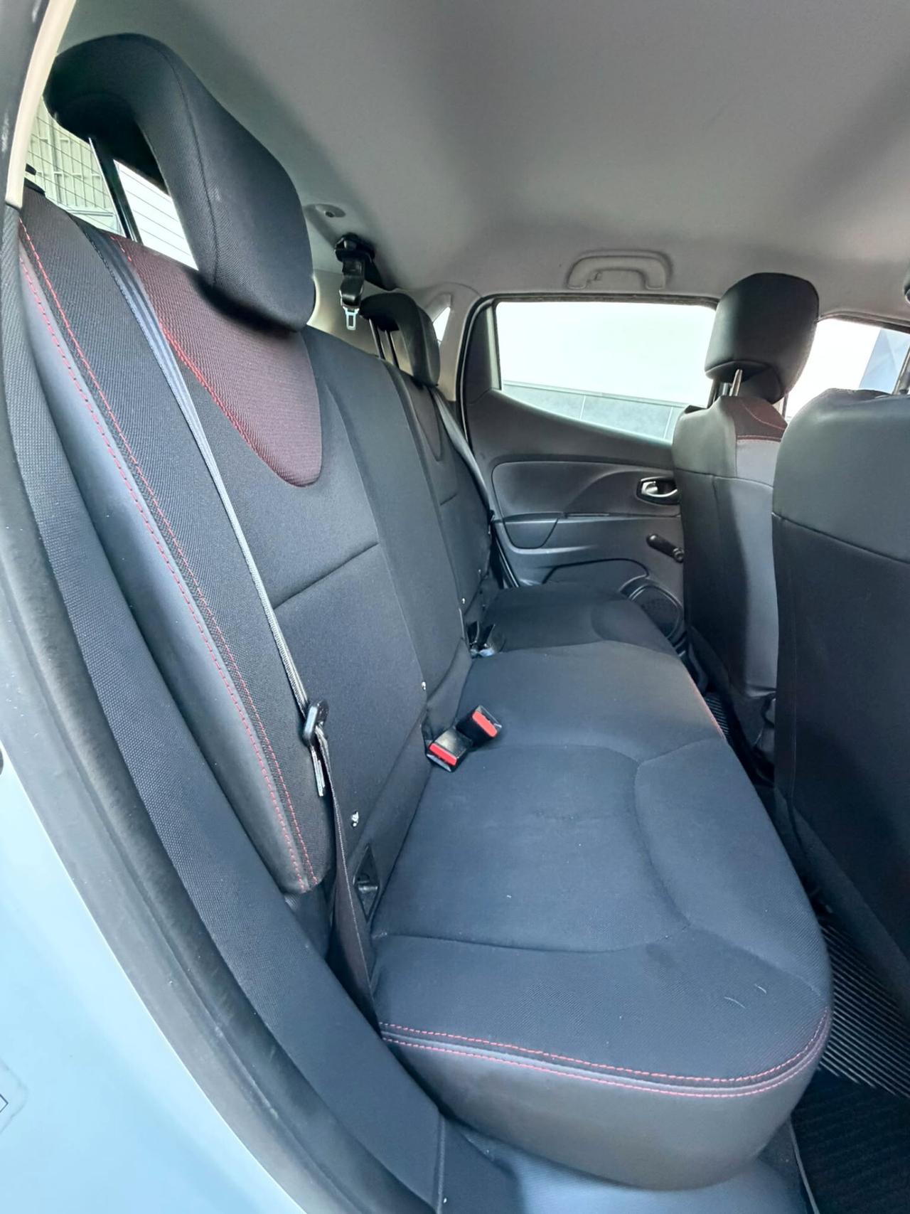 Renault Clio 1.2 75CV GPL 5P COSTUME NATIONAL