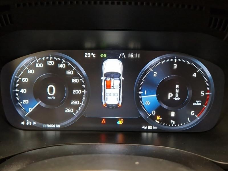 VOLVO XC60 B4 D AWD Geartronic Momentum