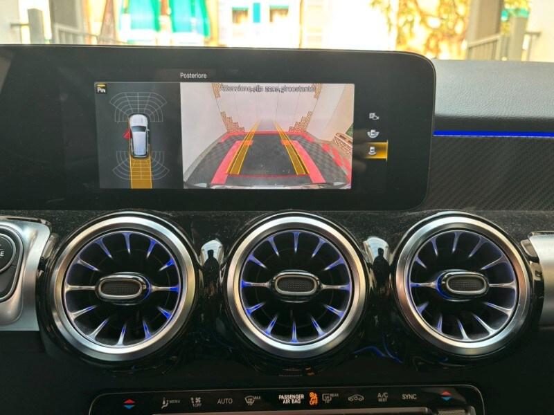 MERCEDES GLB (X247) GLB 200 d Automati...