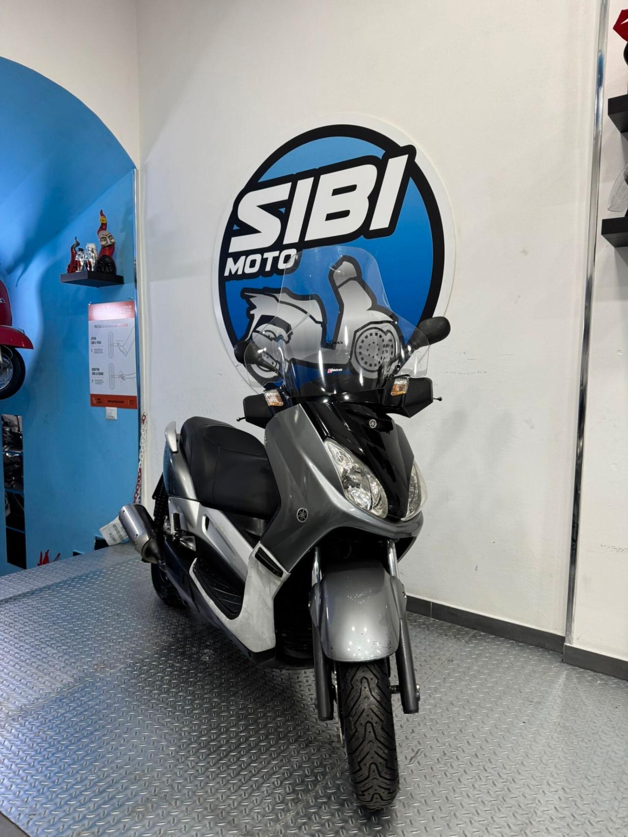 Yamaha X-Max 250