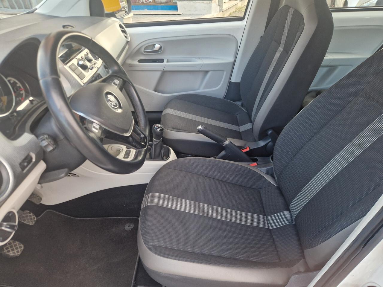 Volkswagen up! 1.0 75cv 5 porte 93 mila km