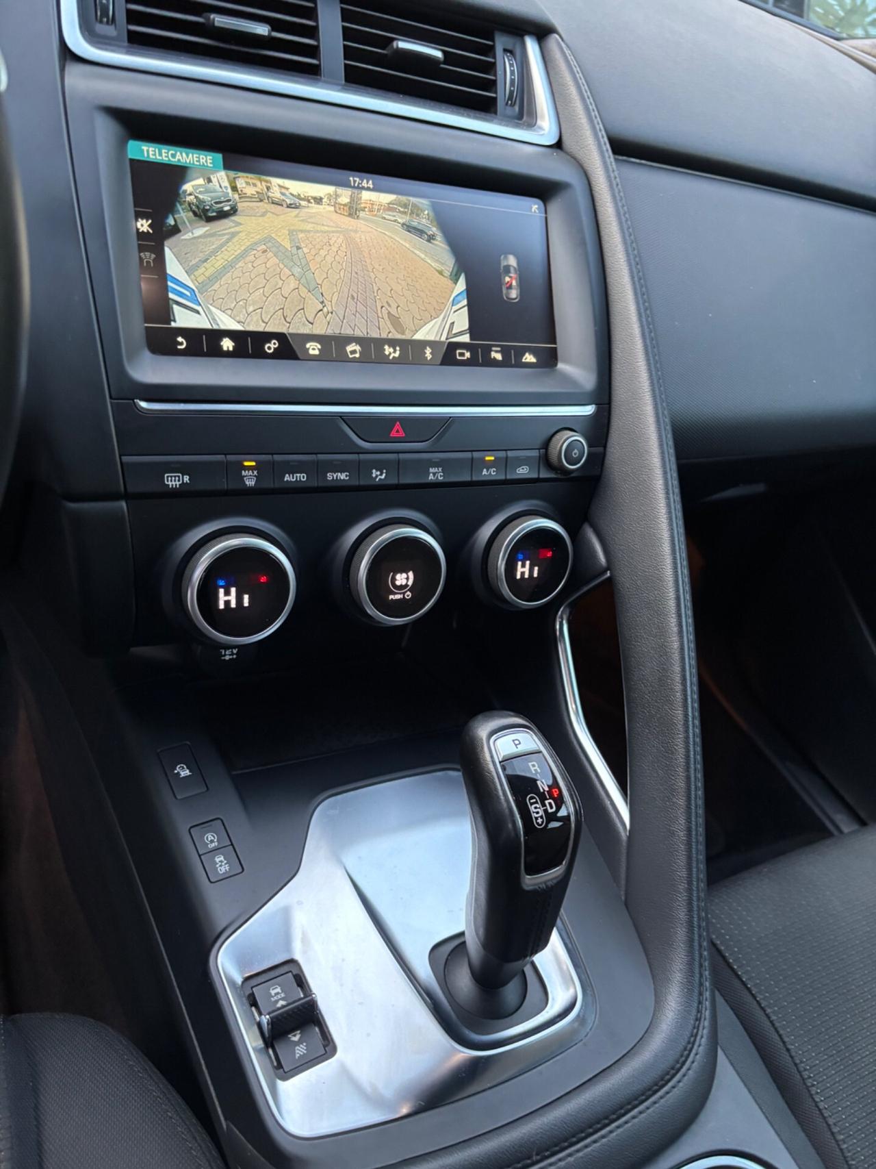 Jaguar E-Pace 2.0D 150 CV AWD aut. R-Dynamic HSE