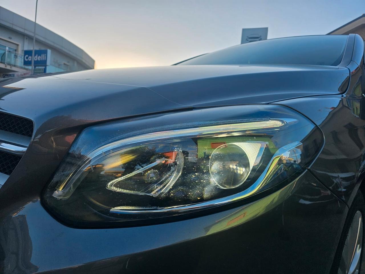 Mercedes-benz B 180 d Premium