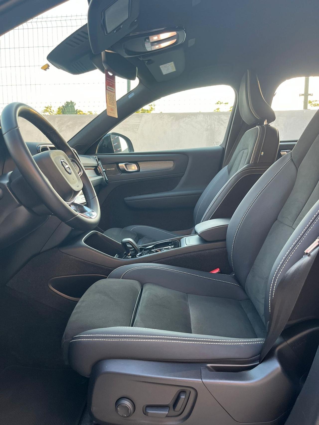Volvo XC40 B3 automatico Plus Dark