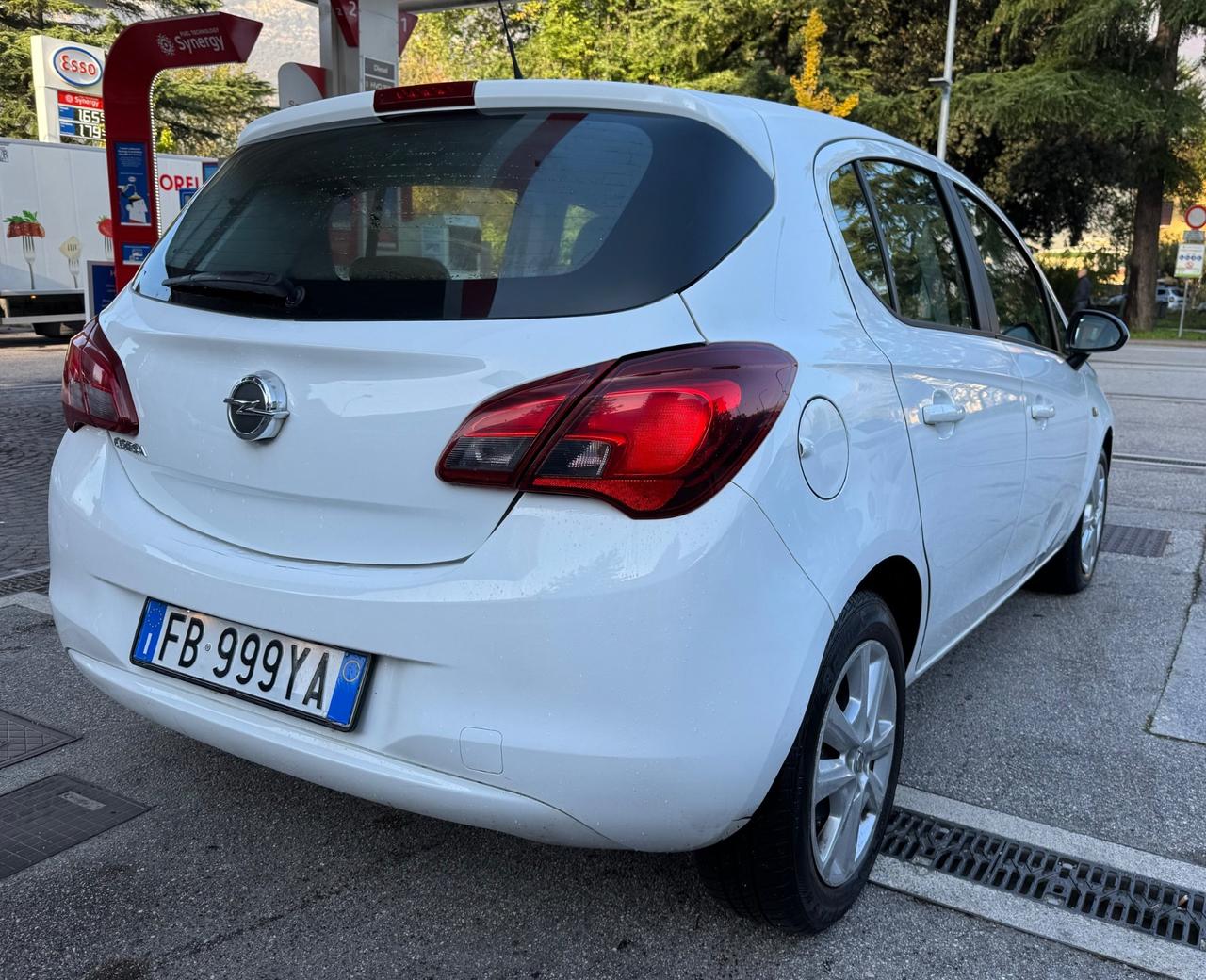 Opel Corsa 1.4 90CV GPL Tech 5 porte b-Color