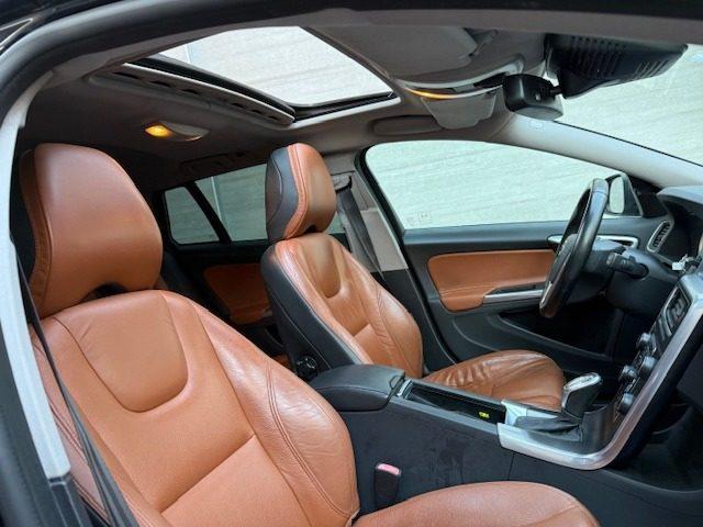 VOLVO V60 D5 Geartronic Momentum TETTO PANORAMICO