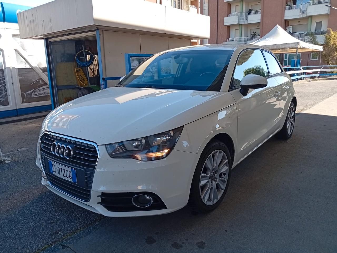 Audi A1 1.6 TDI S tronic Ambition