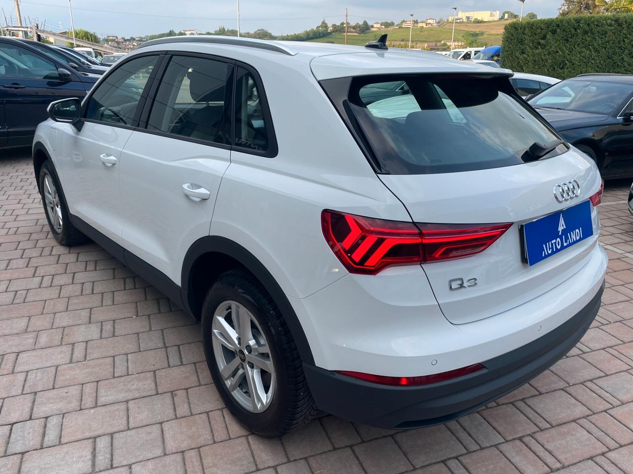 Audi Q3 45 TFSI e S tronic Business