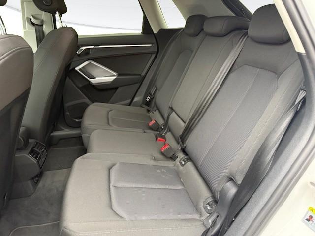 AUDI Q3 35 2.0 tdi Business s-tronic