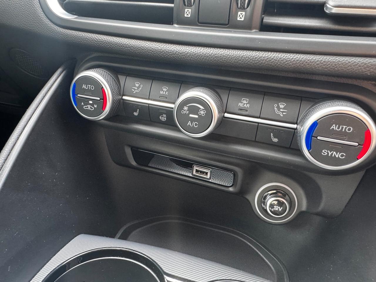Alfa Romeo Giulia 2.2 Turbodiesel 210 CV AT8 AWD Q4 Veloce