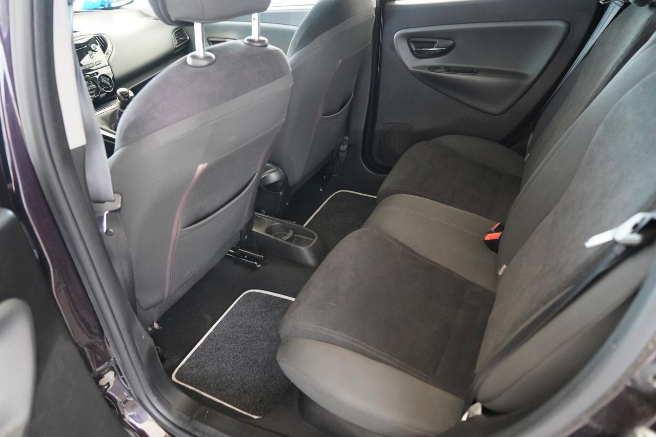 Lancia Ypsilon 1.2 69 CV 5 porte Platinum