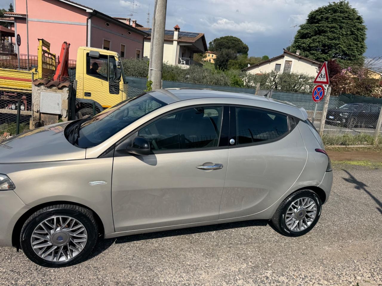 Lancia Ypsilon 1.2 69 CV 5 porte GPL Ecochic Gold
