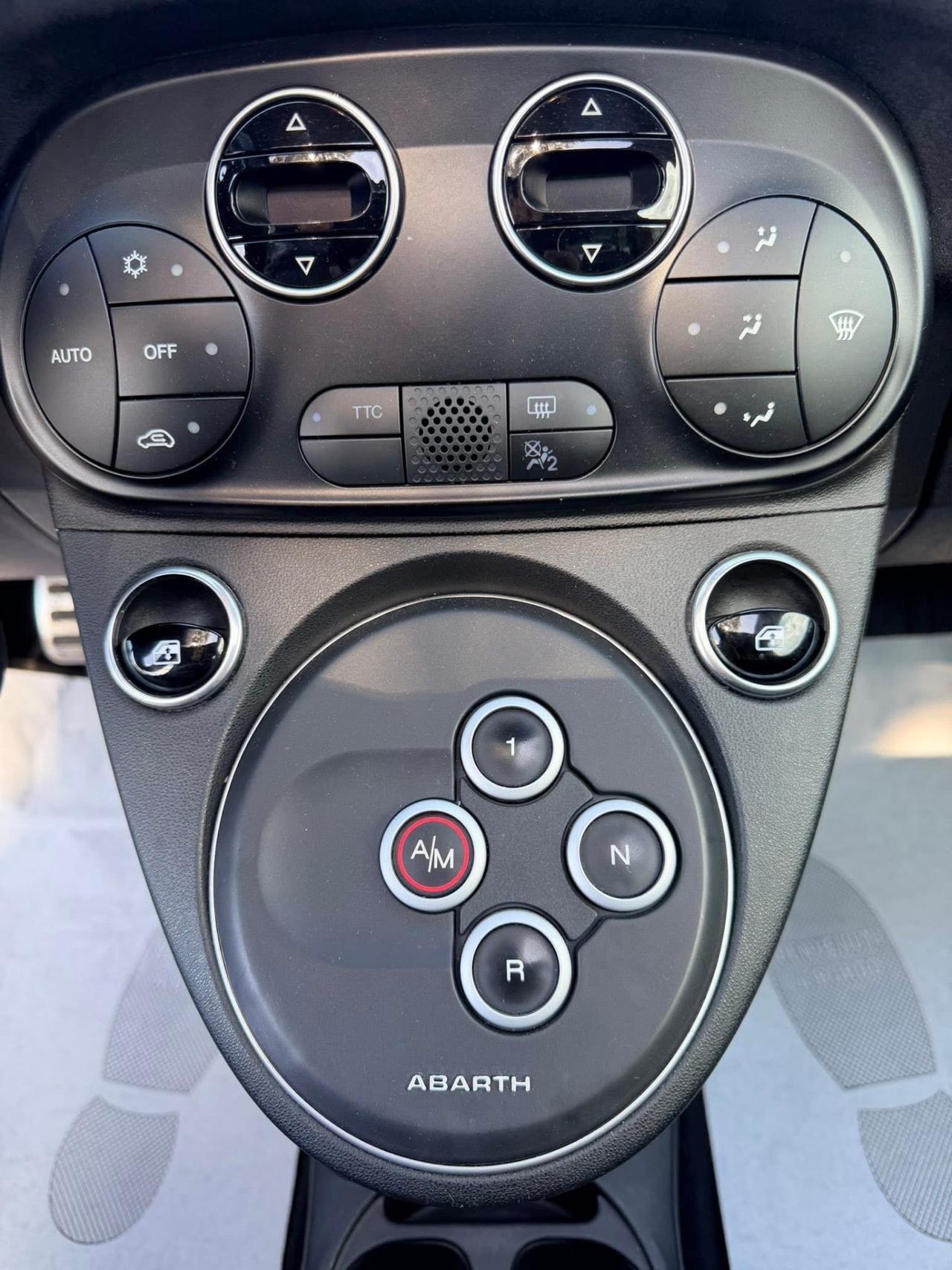 Abarth 695 1.4 Turbo T-Jet 180 CV