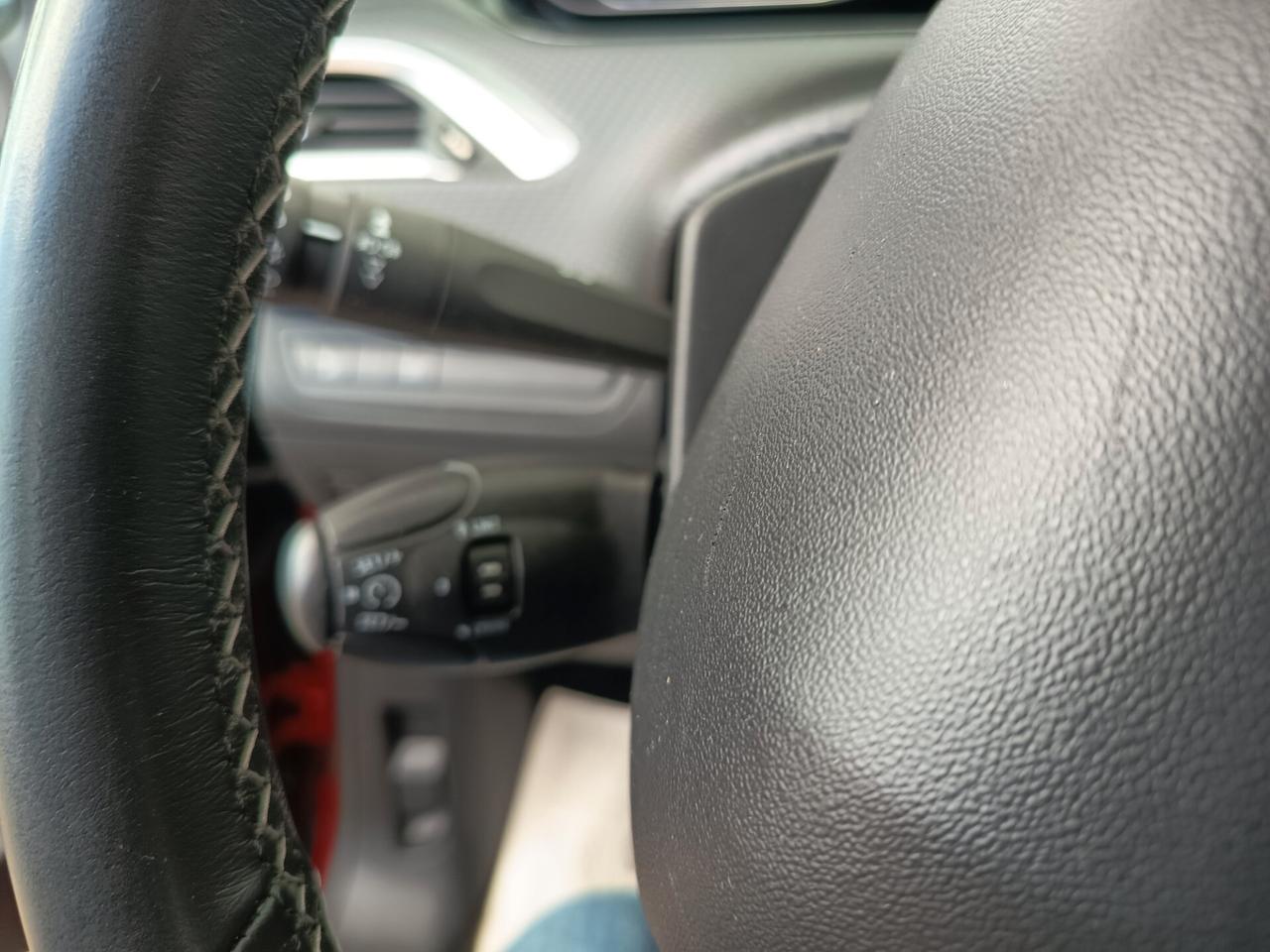 Peugeot 2008 BlueHDi 120 EAT6 S&S Allure