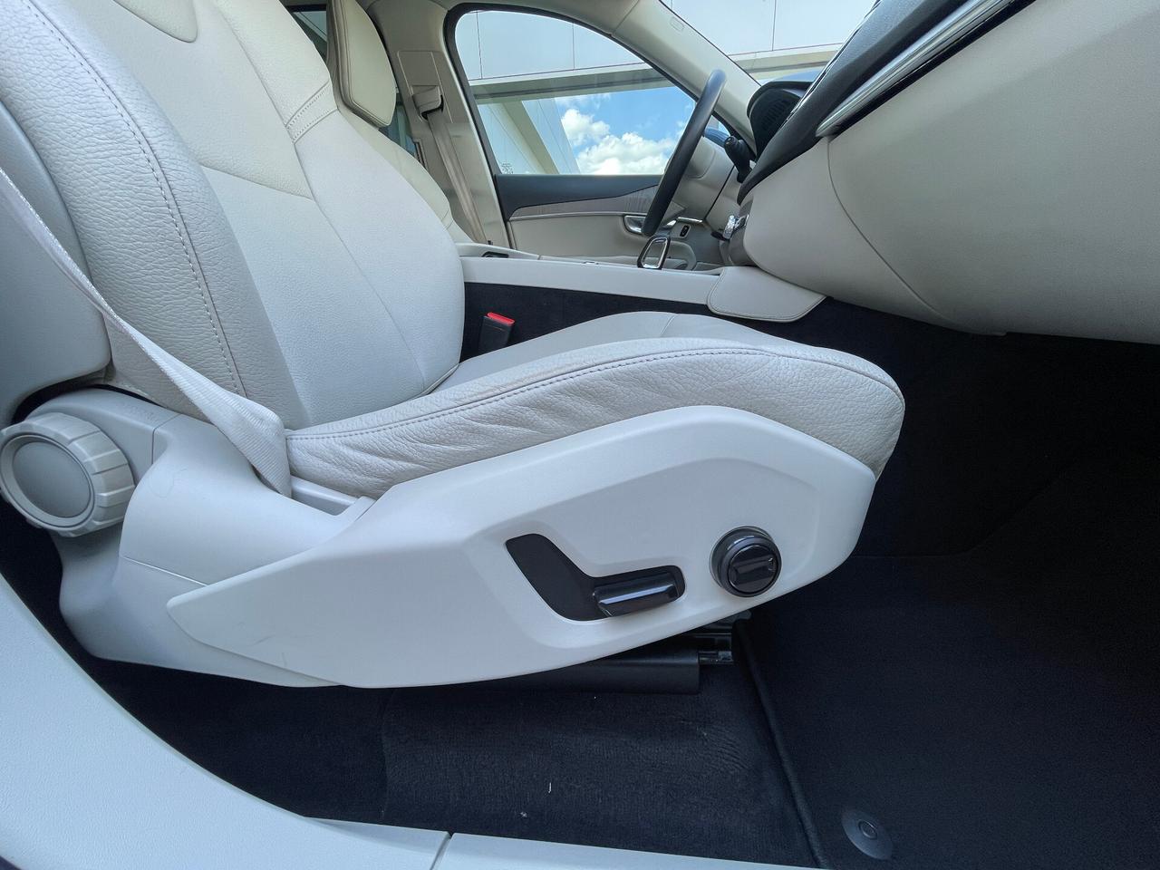Volvo XC 90 XC90 B5 (d) AWD automatico 7 posti Ultimate Bright