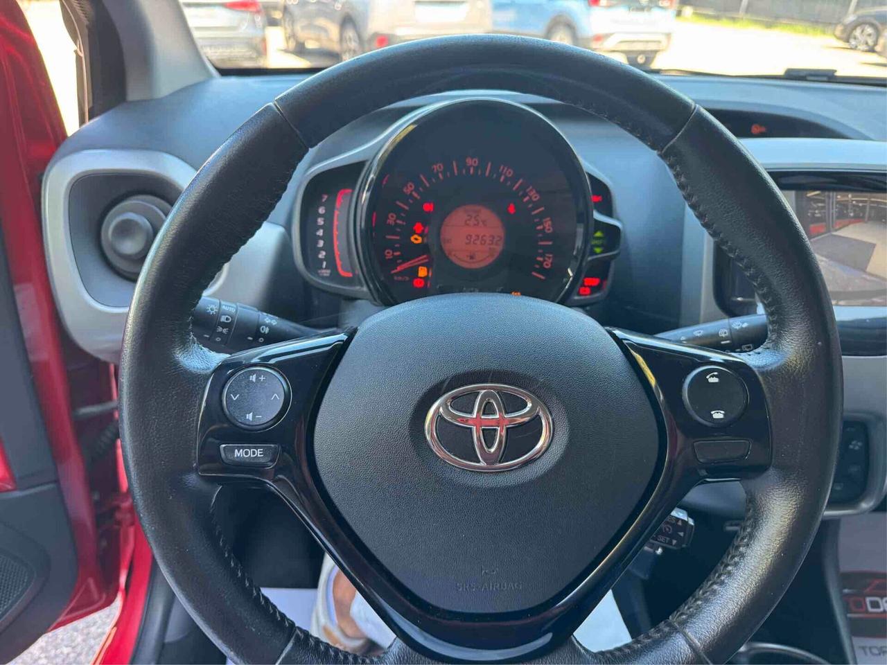 Toyota Aygo 1.0 VVT-i 69 CV 5 porte x-play