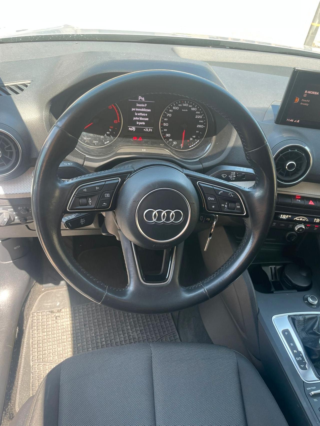 Audi Q2 30 TDI S tronic Identity Black