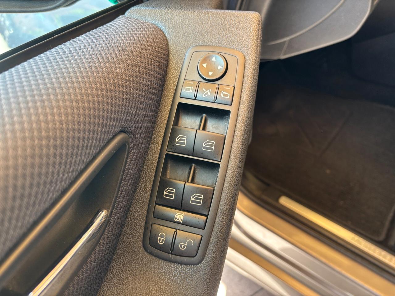 Mercedes-benz B 180 BlueEFFICIENCY Executive-2011