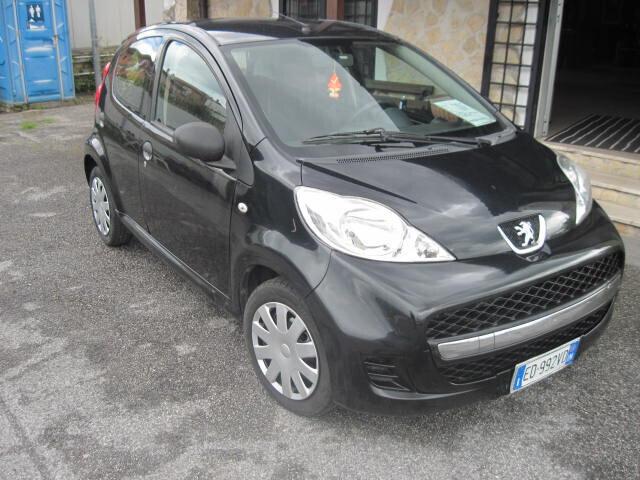 Peugeot 107 1.0 5 porte NEOPATENTATI