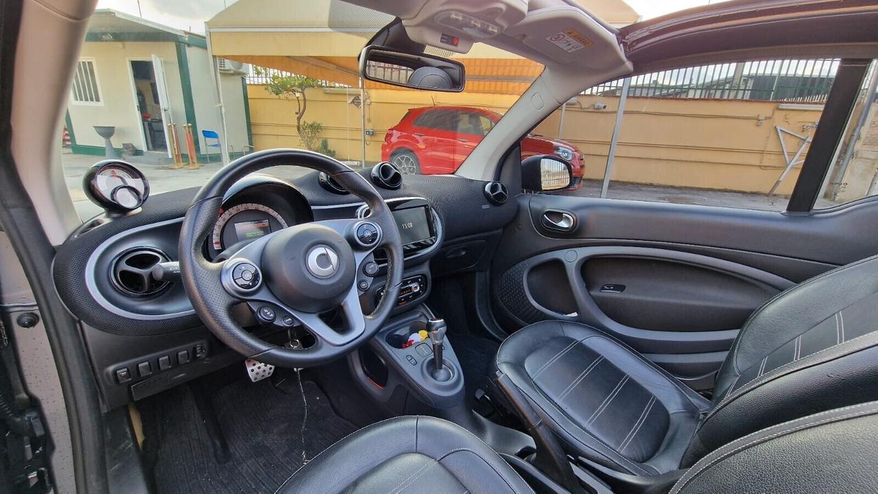 Smart ForTwo EQ cabrio Ushuaïa Brabus Style