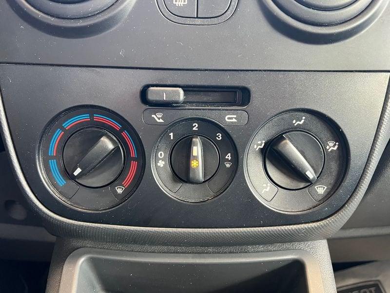 Peugeot Bipper Bipper Tepee 1.4 HDi 70CV Outdoor