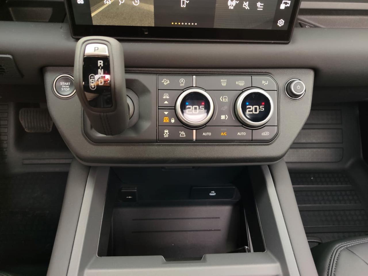 Land Rover Defender 90 3.0D I6 250 CV AWD Auto X-Dynamic SE