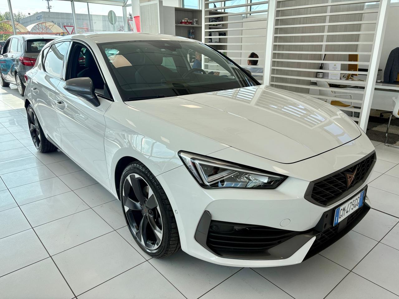 Cupra Leon 1.5 Hybrid 150 CV DSG Neopatentati