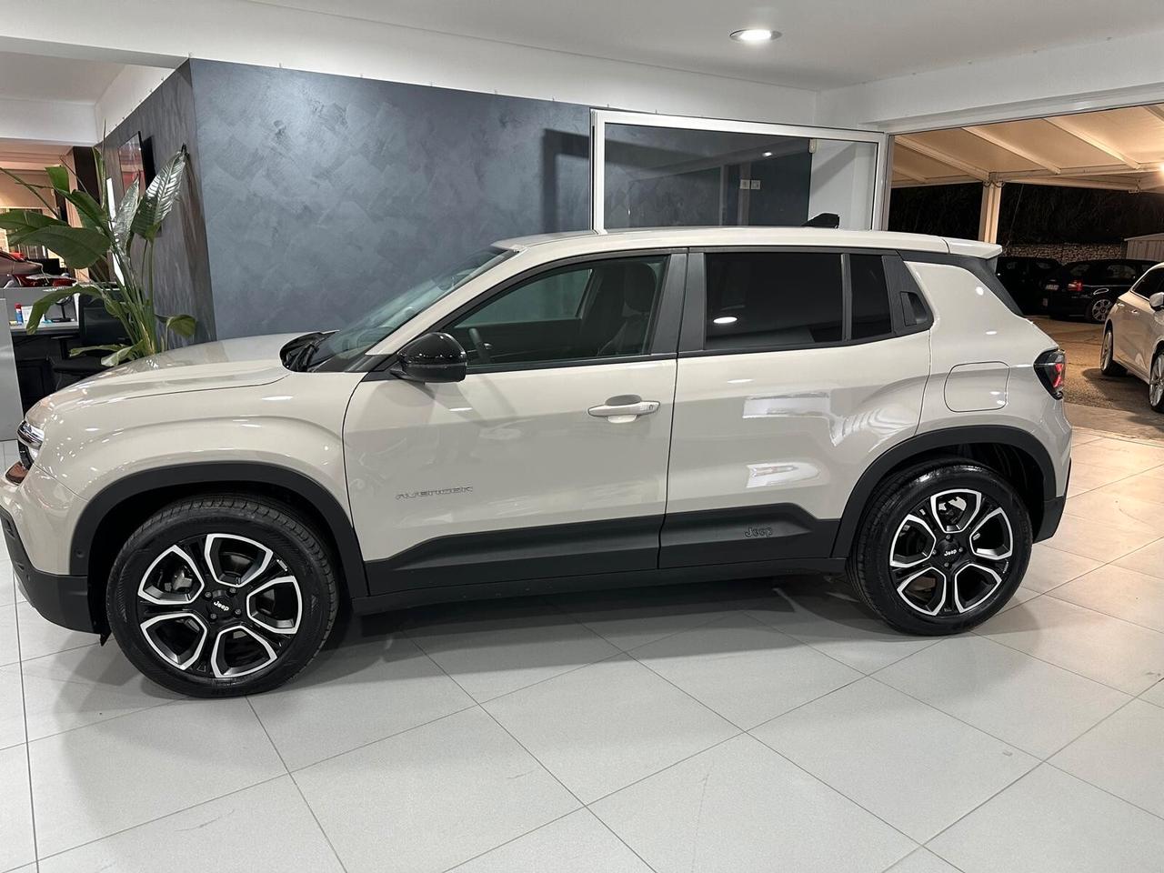 Jeep Avenger 1.2 Turbo 100 CV MHEV Summit