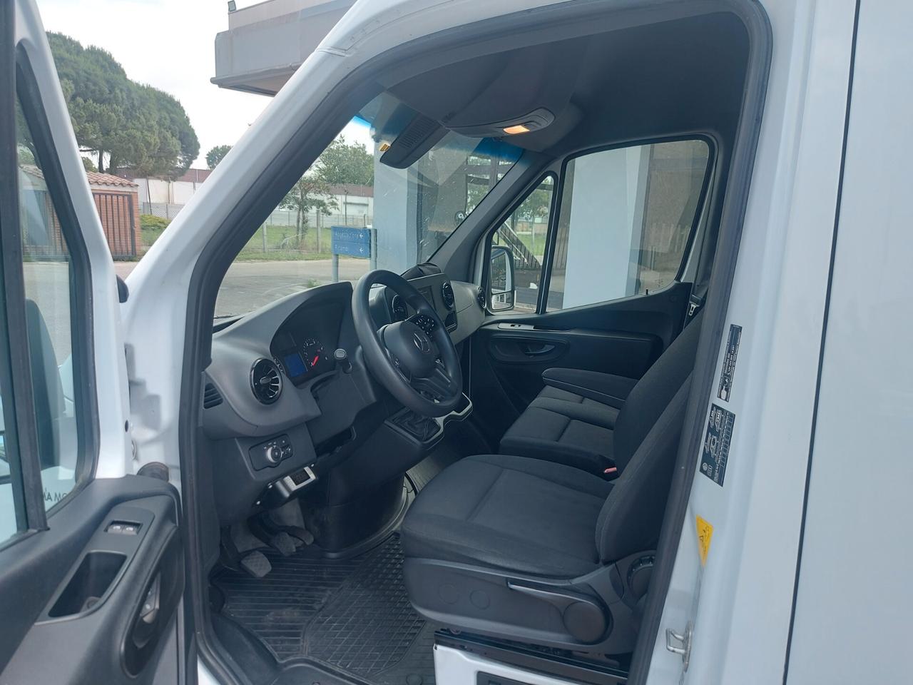 MERCEDES BENZ SPRINTER 315 KA CON RIVESTIMENTO ISOTERMICO E GRUPPO FRIGO