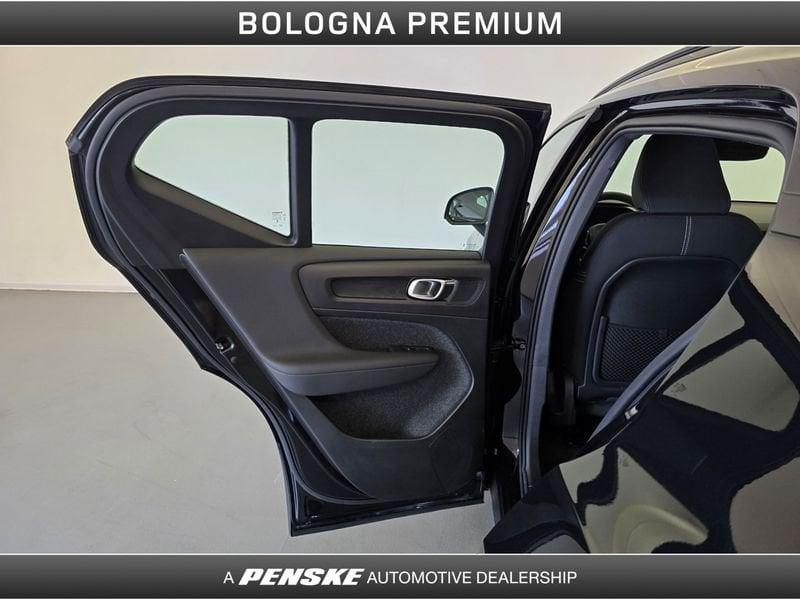 Volvo XC40 B3 automatico Ultra Black Edition