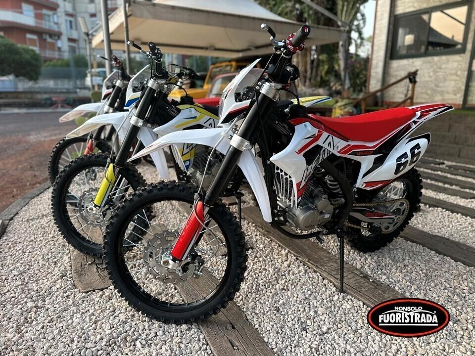 Lem Motor New PitBike Cross M5 250cc