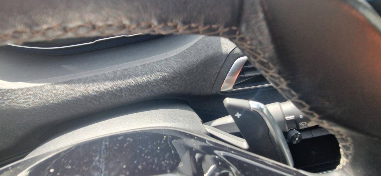 Peugeot 3008 1.5 diesel 130cv AUTOMATICA ANNO 09/23 ALLURE ITALIANA