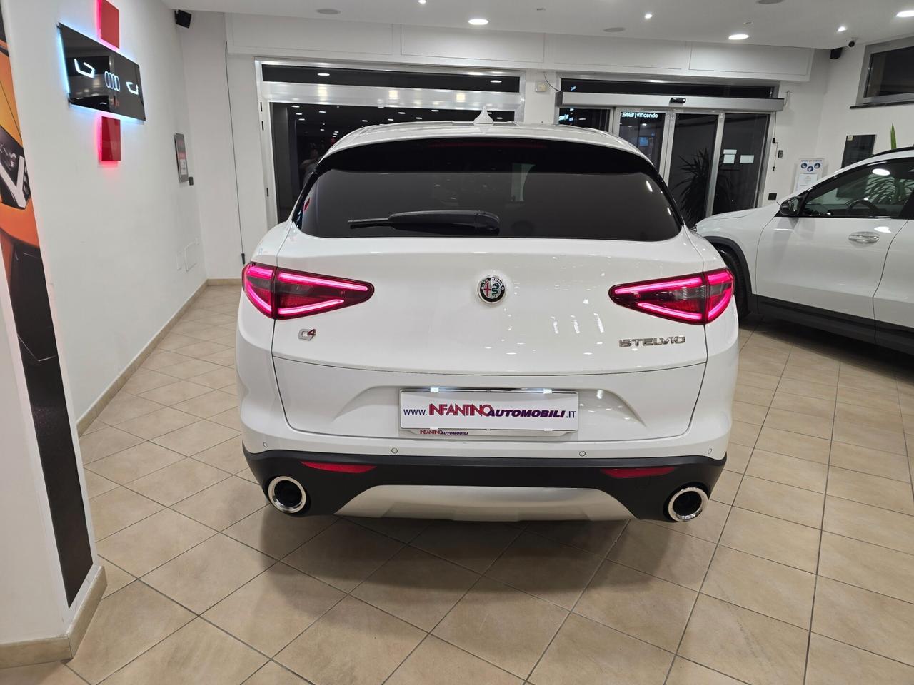 Alfa Romeo Stelvio 2.2 Turbodiesel 210 CV AT8 Q4 Super