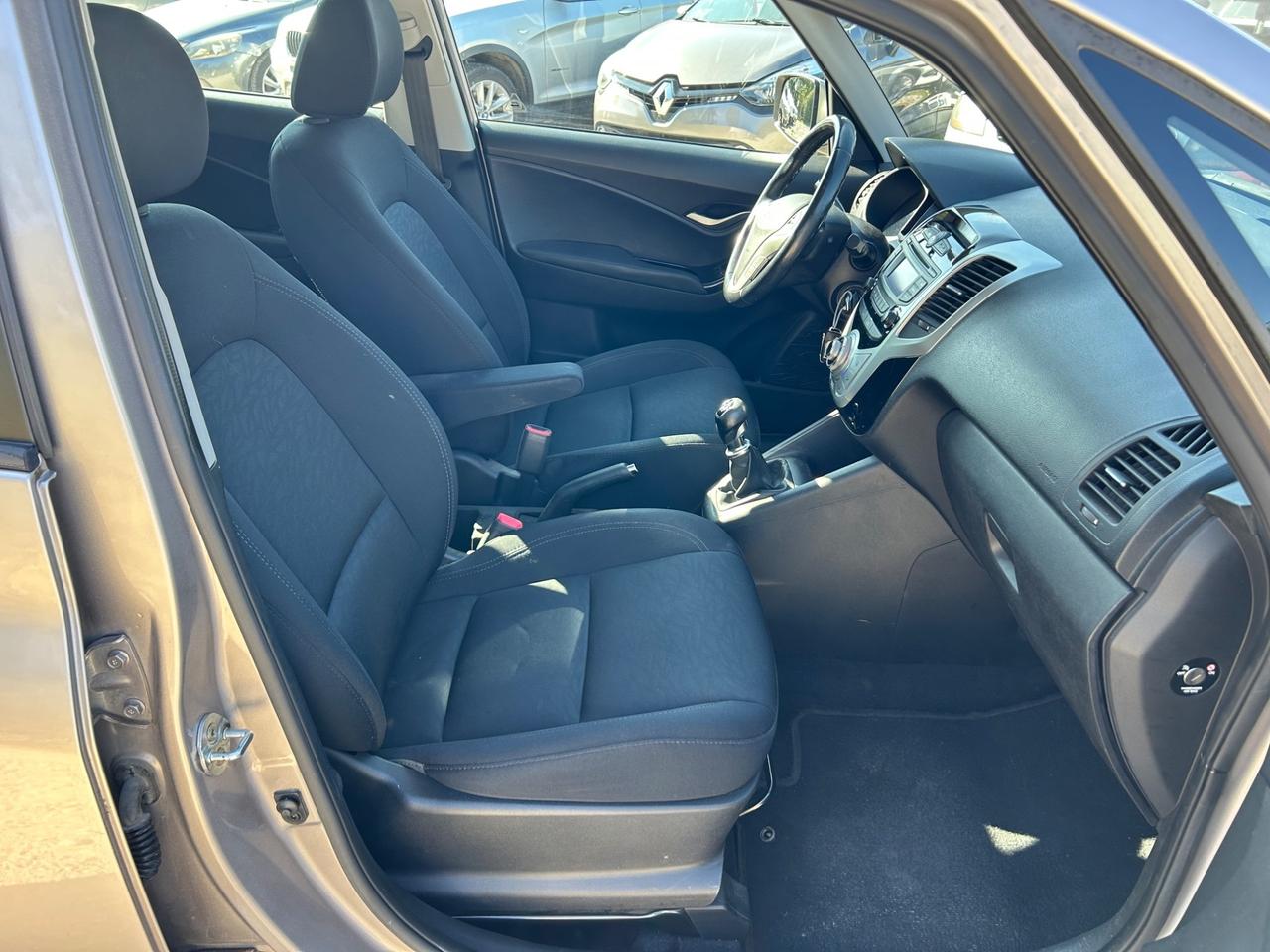 Hyundai iX20 1.4 90 CV XPossible neopatentati Rate