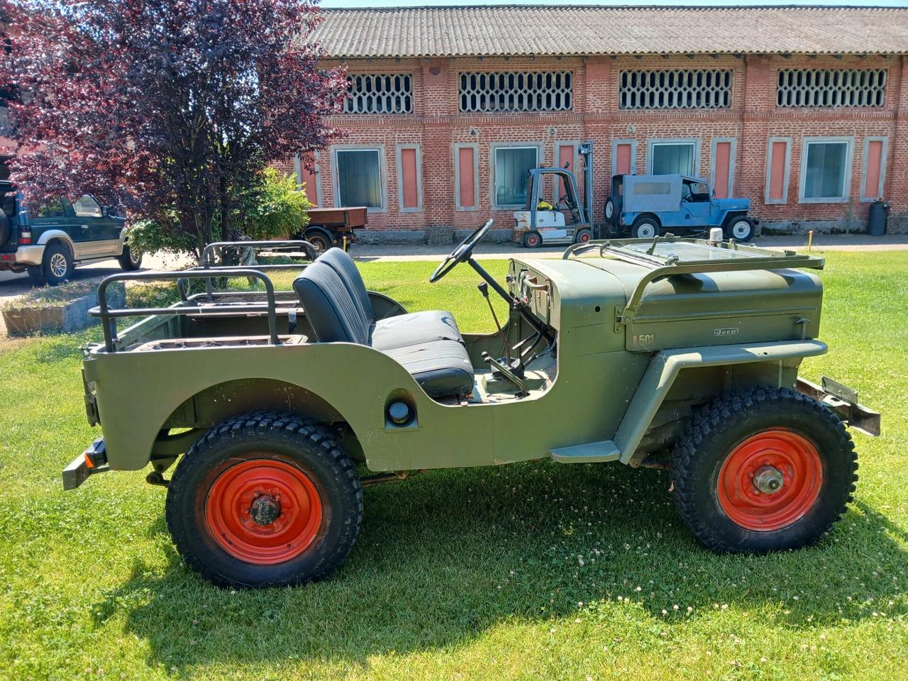 Cj 3 diesel Autocarro 4 posti