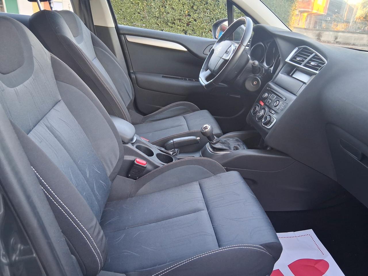 Citroen C4 1.4 VTi 95 Seduction..CELL 320 147 1147 WUATSAPP 3276540940