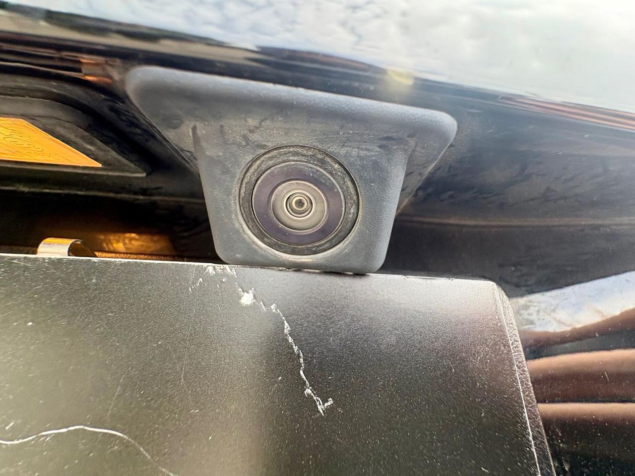 Peugeot 208 Allure 1.6 Blue HDI 75 #10654